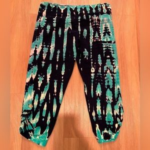 Lily Lotus capri pants